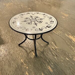 1:12 Scale Dollhouse Bistro Table